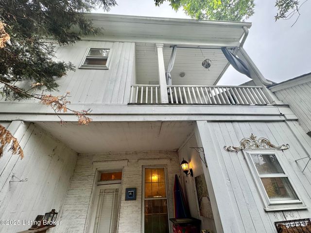 218 Locust St, Jeffersonville, IN 47130