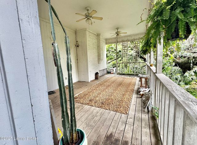 218 Locust St, Jeffersonville, IN 47130