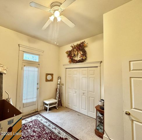 218 Locust St, Jeffersonville, IN 47130