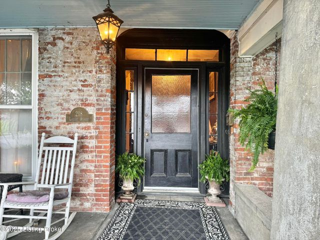 218 Locust St, Jeffersonville, IN 47130