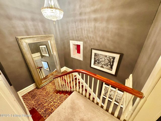 218 Locust St, Jeffersonville, IN 47130