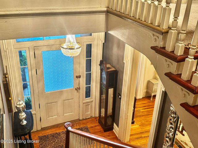 218 Locust St, Jeffersonville, IN 47130