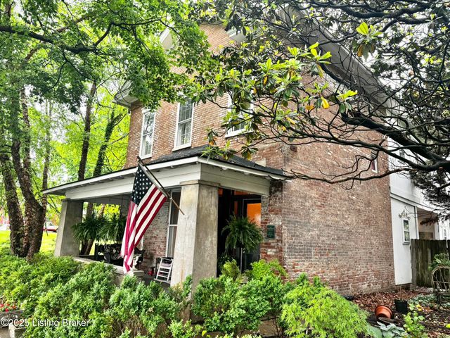 218 Locust St, Jeffersonville, IN 47130