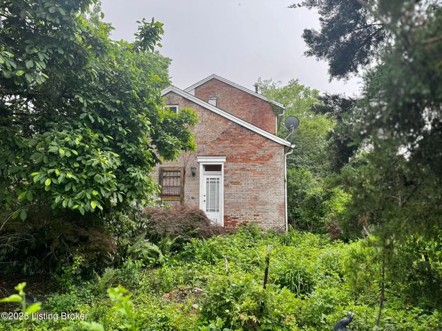 218 Locust St, Jeffersonville, IN 47130