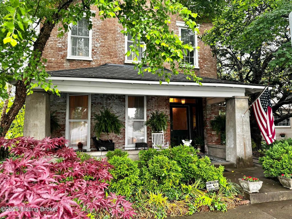 218 Locust St, Jeffersonville, IN 47130