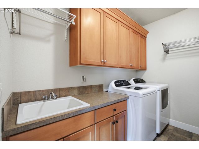 11090 Nw CRYSTAL CREEK Ln, Portland, OR 97229