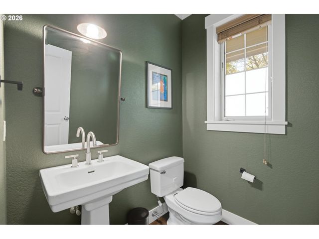 11090 Nw CRYSTAL CREEK Ln, Portland, OR 97229