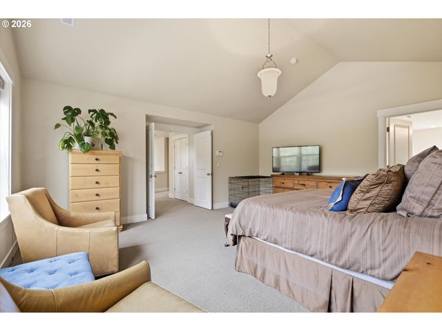 11090 Nw CRYSTAL CREEK Ln, Portland, OR 97229