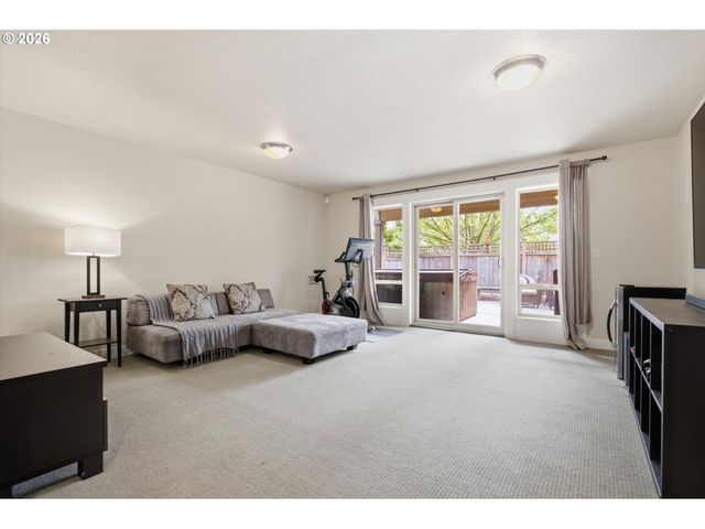 11090 Nw CRYSTAL CREEK Ln, Portland, OR 97229