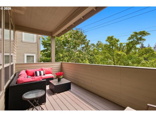 11090 Nw CRYSTAL CREEK Ln, Portland, OR 97229
