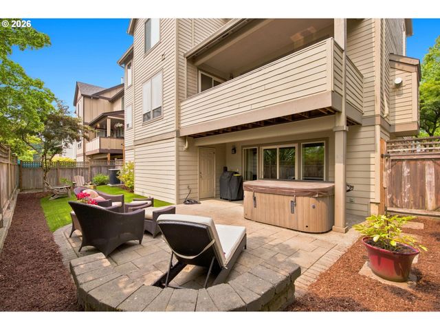 11090 Nw CRYSTAL CREEK Ln, Portland, OR 97229