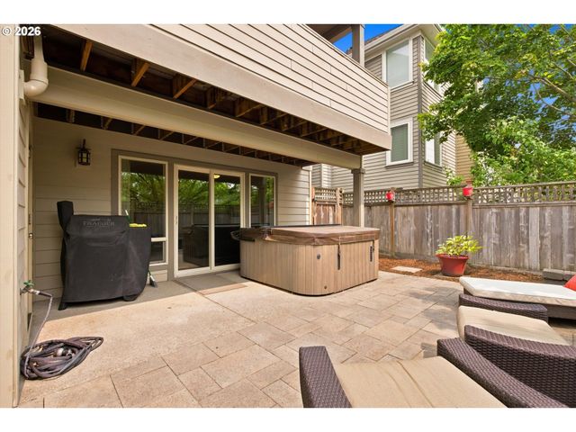 11090 Nw CRYSTAL CREEK Ln, Portland, OR 97229