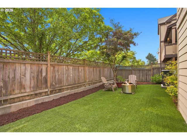 11090 Nw CRYSTAL CREEK Ln, Portland, OR 97229