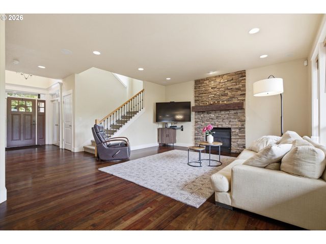 11090 Nw CRYSTAL CREEK Ln, Portland, OR 97229