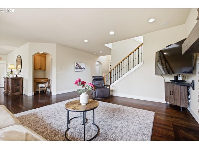 11090 Nw CRYSTAL CREEK Ln, Portland, OR 97229