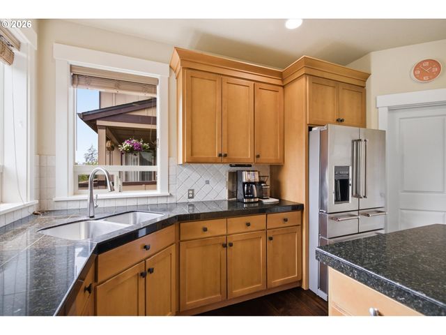 11090 Nw CRYSTAL CREEK Ln, Portland, OR 97229