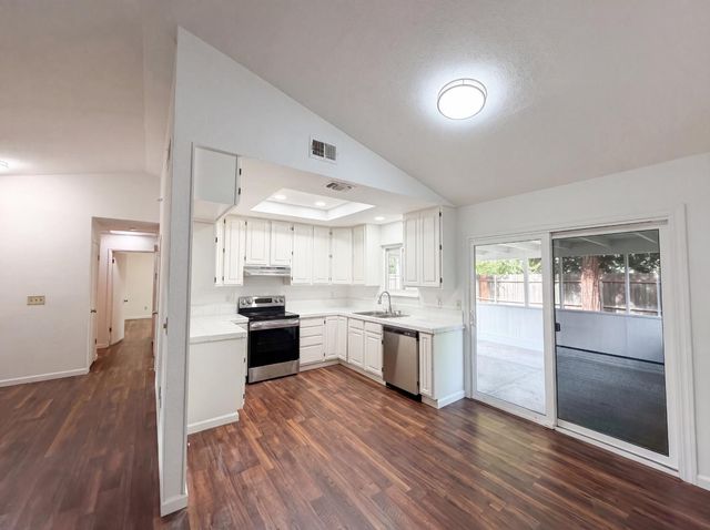 3495 Cattle Dr, Sacramento, CA 95834