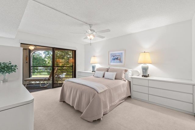 5380 CEDAR LAKE Drive 303, Boynton Beach, FL 33437