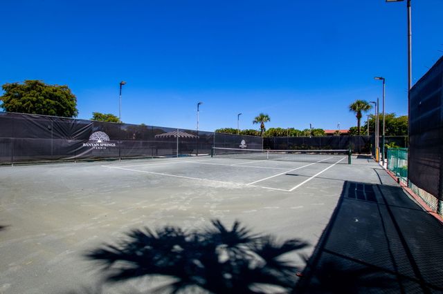 5380 CEDAR LAKE Drive 303, Boynton Beach, FL 33437