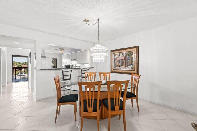 5380 CEDAR LAKE Drive 303, Boynton Beach, FL 33437