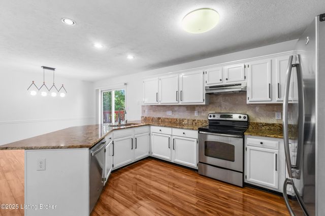 4800 Wooded Oak Cir, Louisville, KY 40245