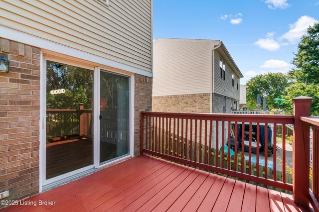 4800 Wooded Oak Cir, Louisville, KY 40245