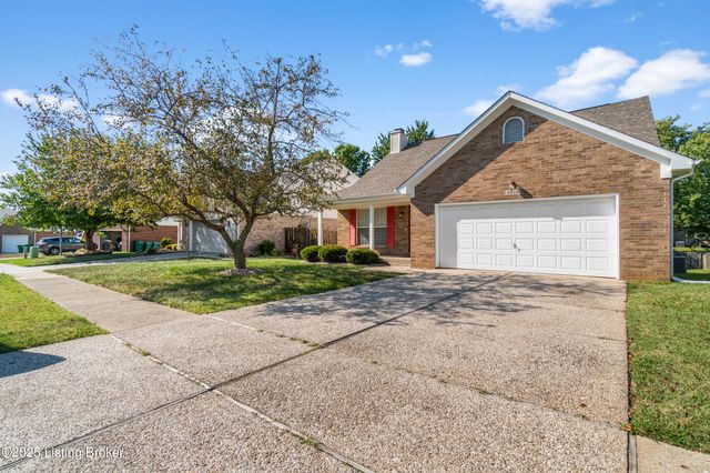 4800 Wooded Oak Cir, Louisville, KY 40245