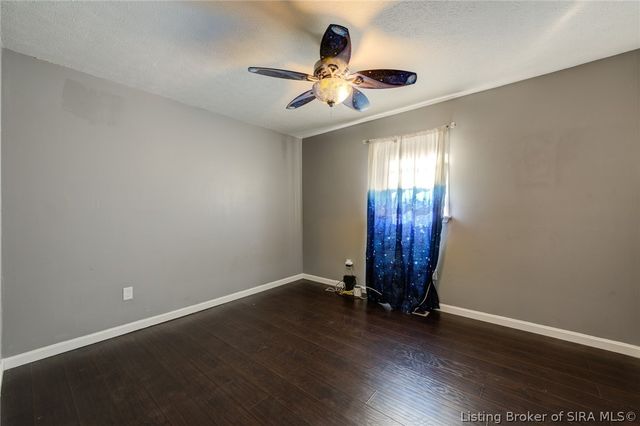 914 Henryville Bluelick Road, Henryville, IN 47126