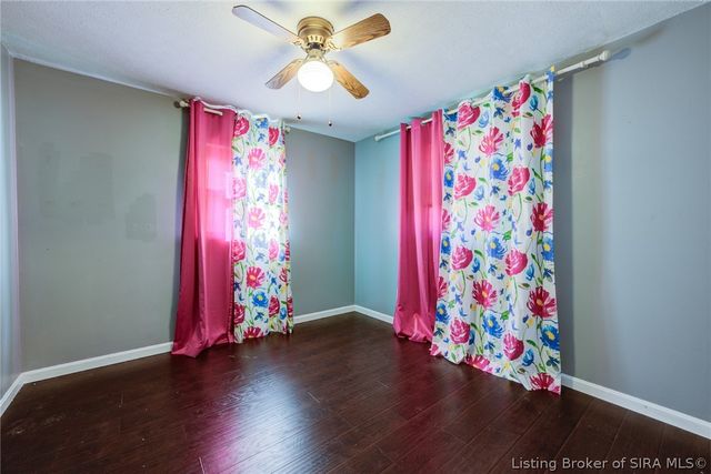 914 Henryville Bluelick Road, Henryville, IN 47126