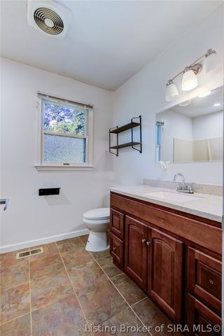 914 Henryville Bluelick Road, Henryville, IN 47126