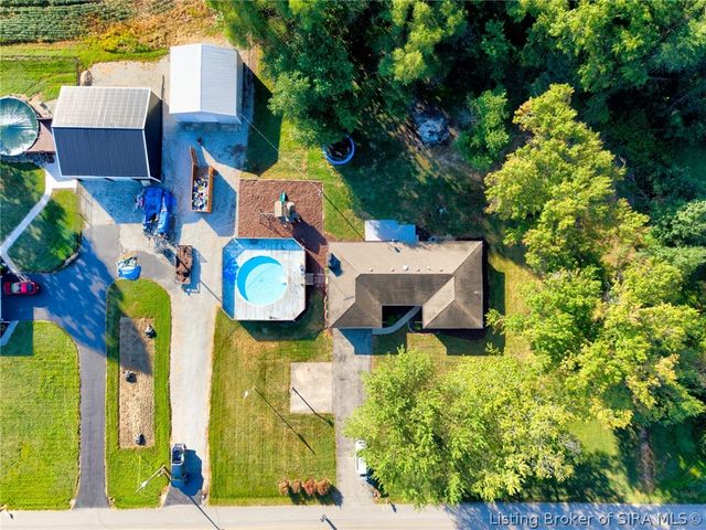 914 Henryville Bluelick Road, Henryville, IN 47126