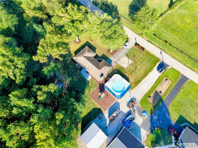 914 Henryville Bluelick Road, Henryville, IN 47126