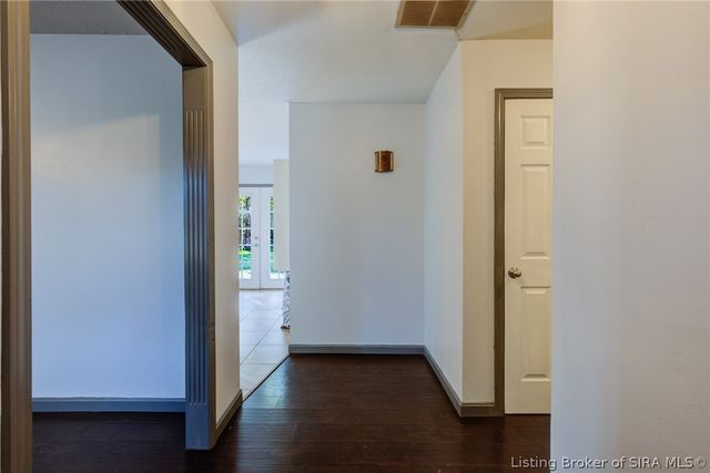 914 Henryville Bluelick Road, Henryville, IN 47126