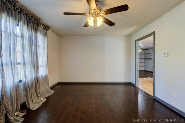 914 Henryville Bluelick Road, Henryville, IN 47126