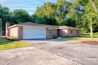 914 Henryville Bluelick Road, Henryville, IN 47126