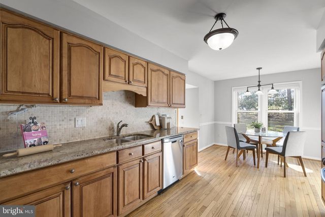 1218 DELTA GLEN CT, Vienna, VA 22182