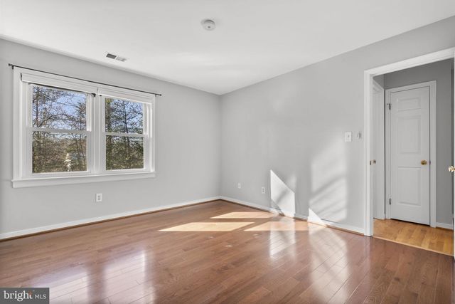 1218 DELTA GLEN CT, Vienna, VA 22182