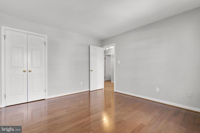 1218 DELTA GLEN CT, Vienna, VA 22182