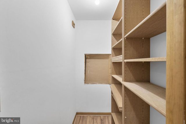 1218 DELTA GLEN CT, Vienna, VA 22182