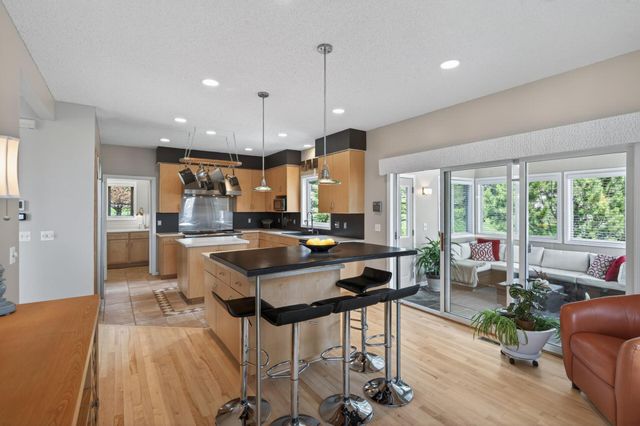 19660 Ireland Way, Lakeville, MN 55044