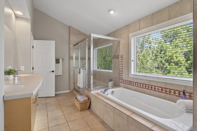 19660 Ireland Way, Lakeville, MN 55044