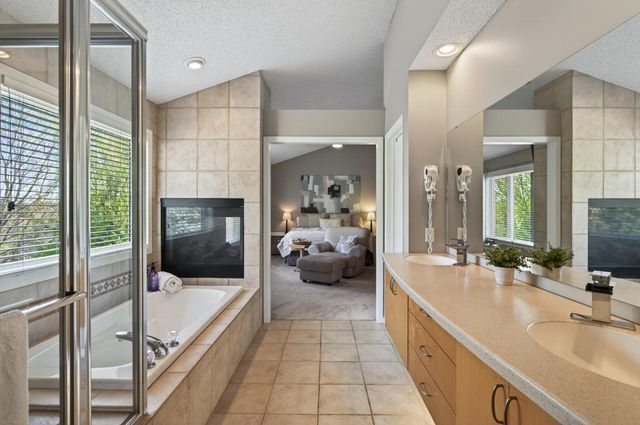 19660 Ireland Way, Lakeville, MN 55044