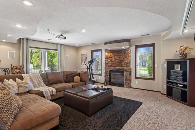 19660 Ireland Way, Lakeville, MN 55044