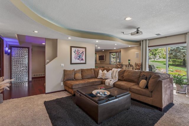19660 Ireland Way, Lakeville, MN 55044