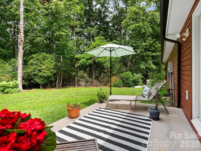 84 Greenwood Acres Drive, Mills River, NC 28759
