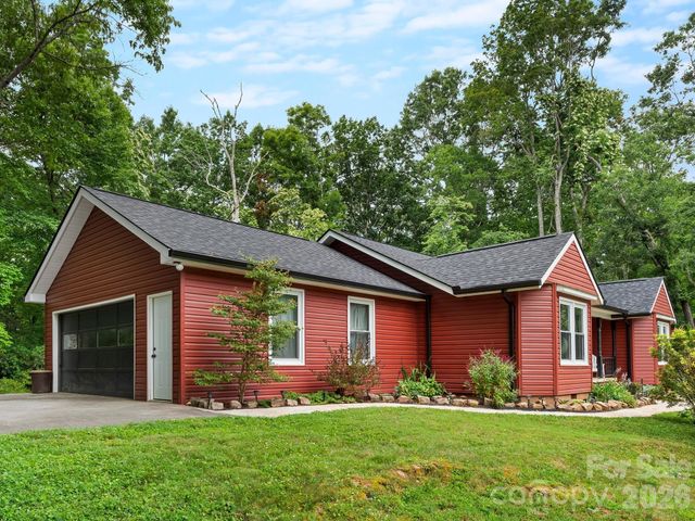 84 Greenwood Acres Drive, Mills River, NC 28759