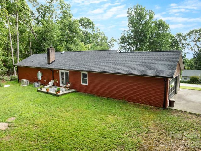84 Greenwood Acres Drive, Mills River, NC 28759