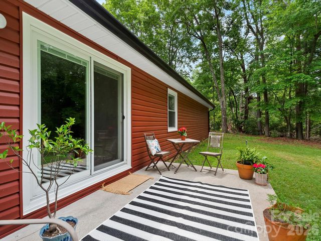 84 Greenwood Acres Drive, Mills River, NC 28759