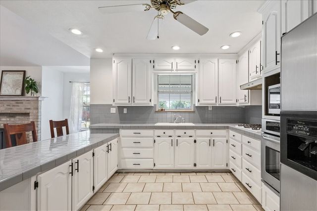 7474 N Lone Star Parkway, Crawford, TX 76638