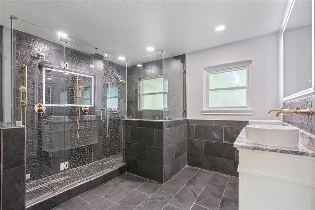 7474 N Lone Star Parkway, Crawford, TX 76638